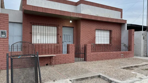 Casa en 12 DE OCTUBRE