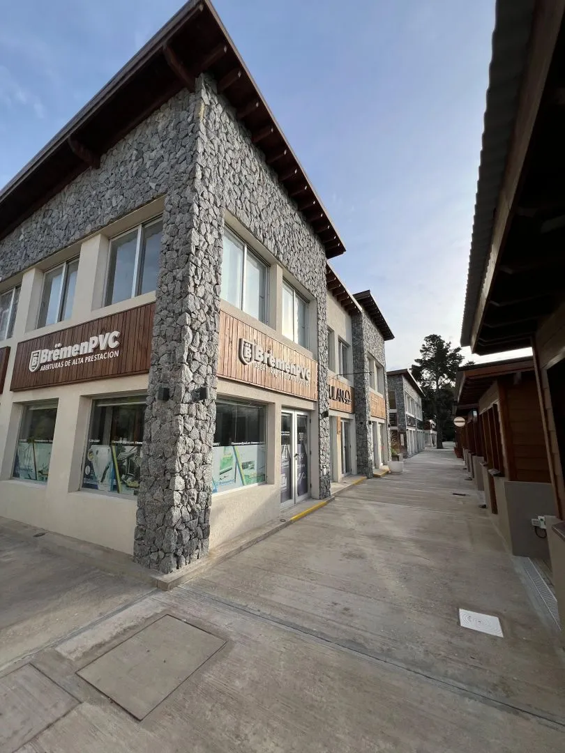 Local Comercial en Local Paseo Cost 100