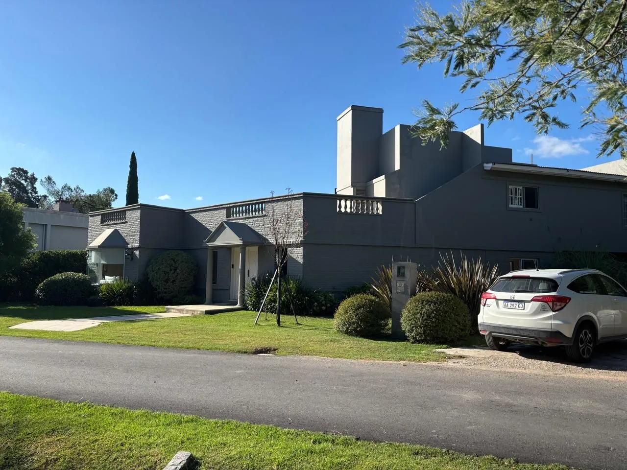 Casa en Juan Manuel de R 2200