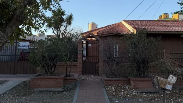 Casa en MOSCONI 100