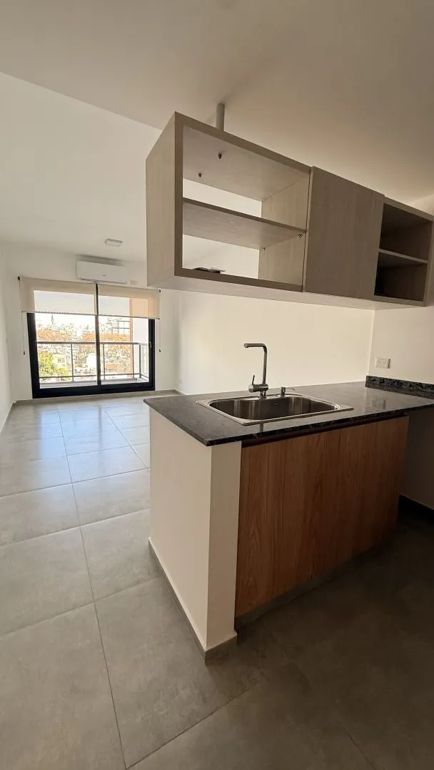 Departamento en CASTRO BARROS 1000