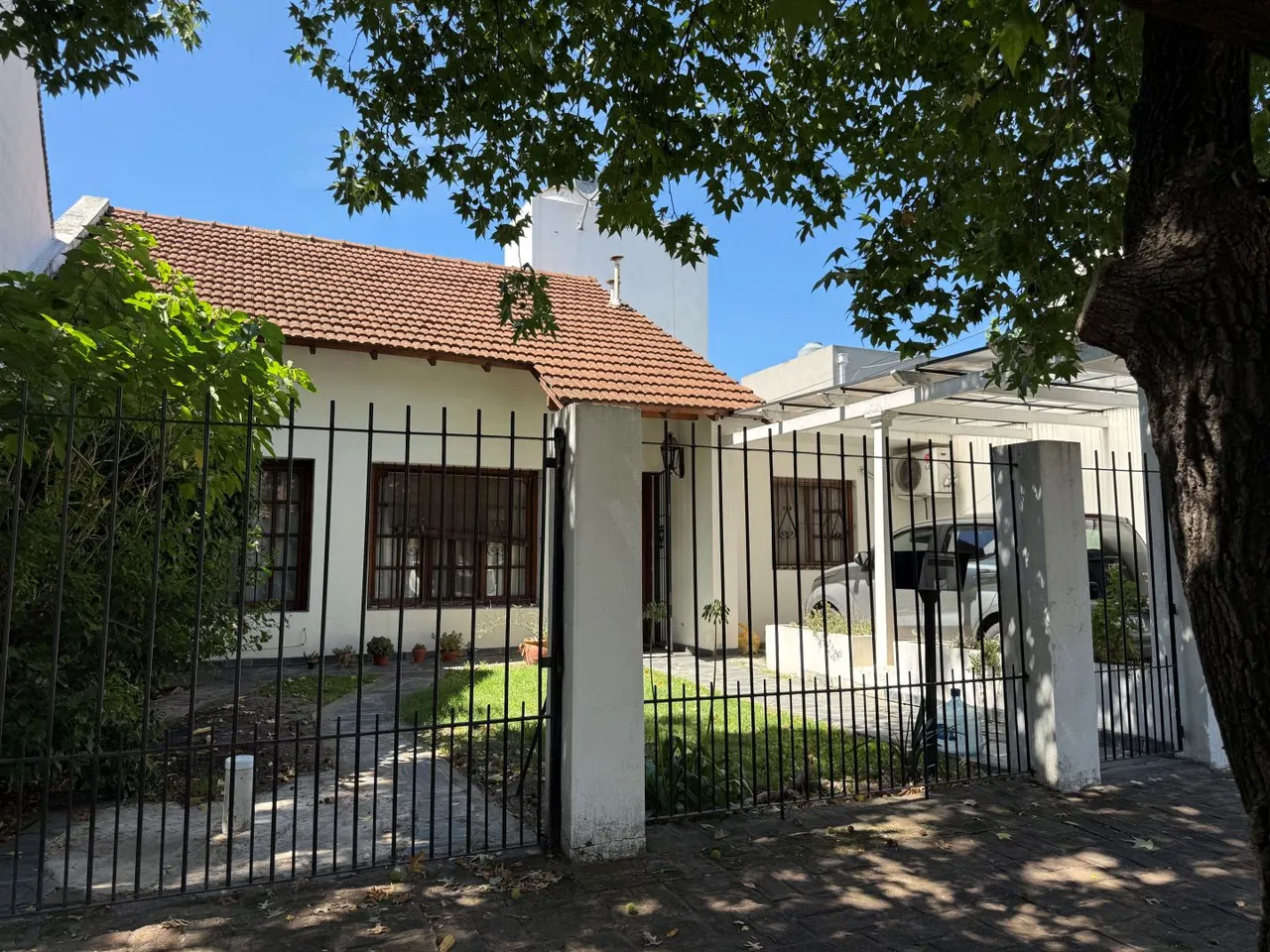 Casa en ALBERTI 1700