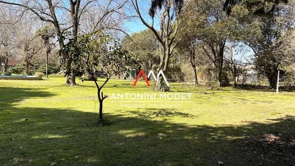Lote en Enrique Larreta 900