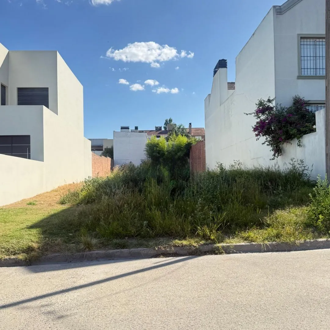 Lote en Calle 23 e/ 36 y