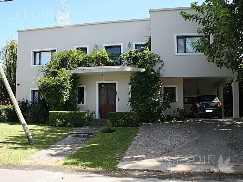 Casa en Horacio Quiroga 4900