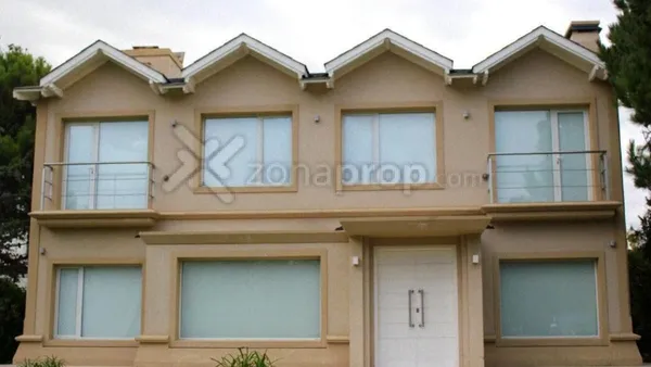 Casa en Avda. Del Libert 4200