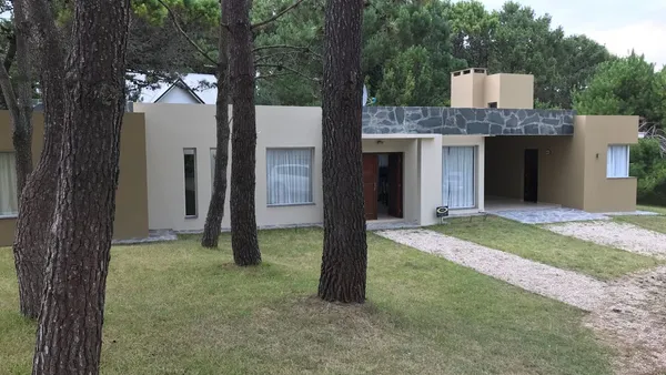 Casa en Penélope y Troy 3800