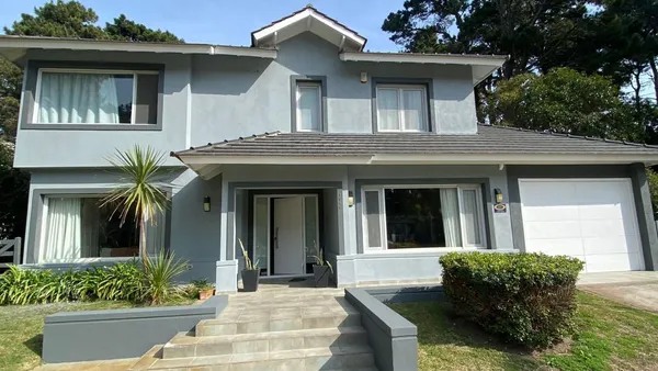 Casa en Av. De las Tres 1000