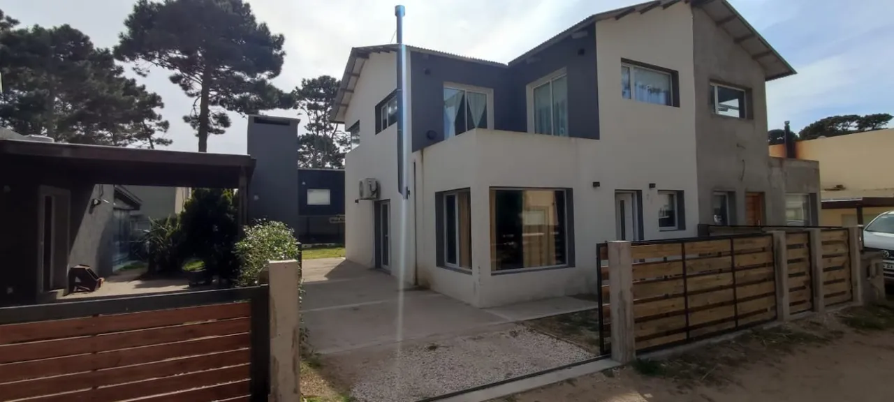 Casa en De la Corvina 100