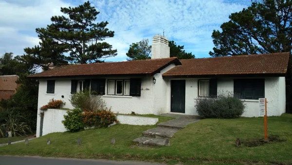 Casa en Av. Del Libertad 1100