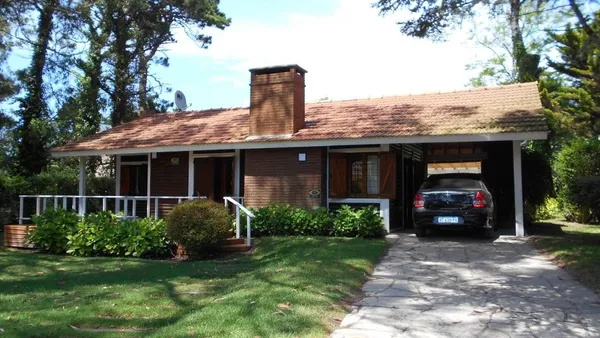 Casa en Del Sauce 492