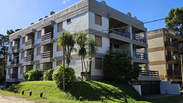 Departamento en Del centauro 300