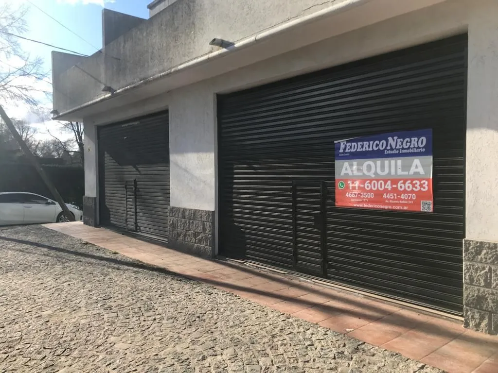 Local Comercial en Avda. Arturo Ill 12100