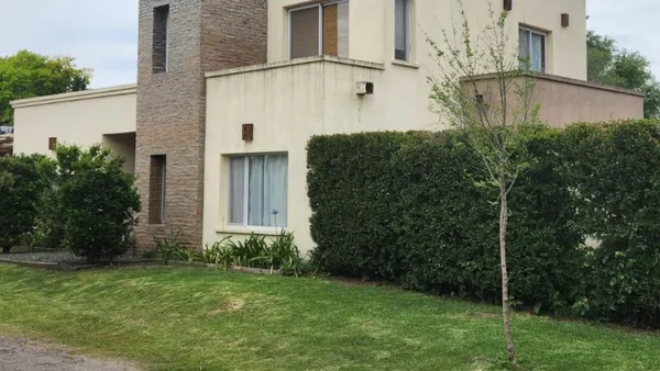 Casa en Av. Olivos 1800