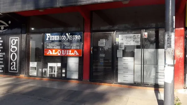 Local Comercial en Avda. Arturo Ill 3700