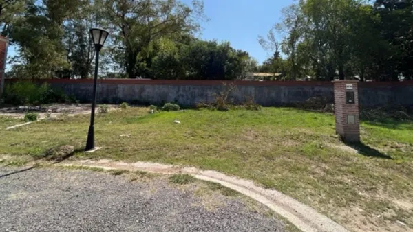 Lote en Mario Bravo 300