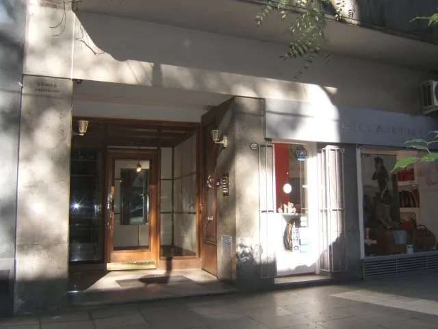 Oficina en Av. Federico Lac 2300