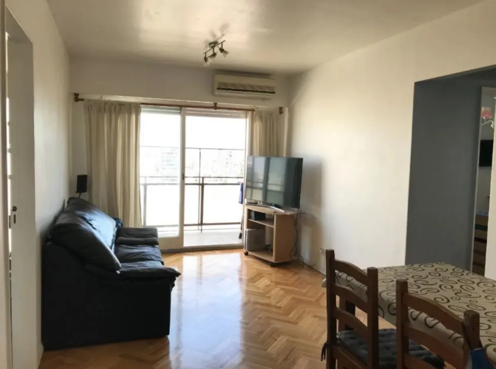 Departamento en Carlos Calvo 1300