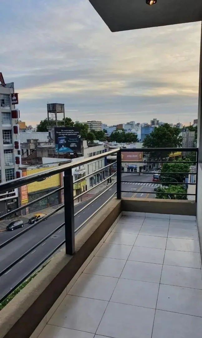 Departamento en Av. Juan B. Just 5700