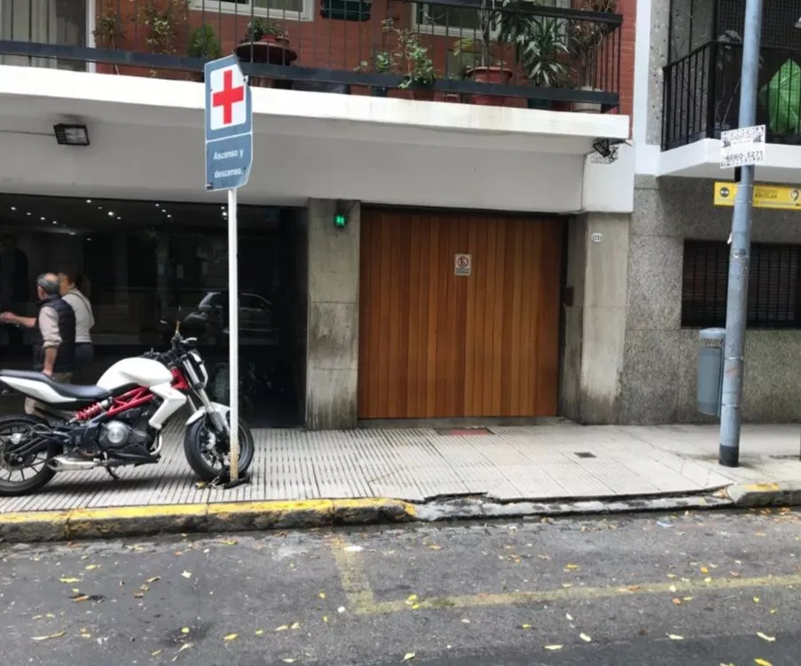 Cochera en Laprida 1200