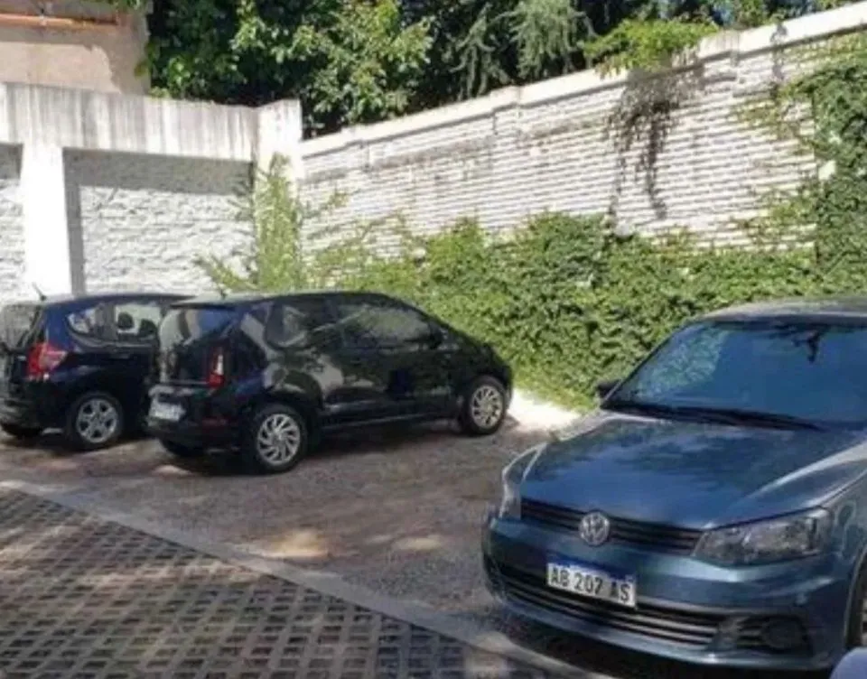 Cochera en Mendoza 3200