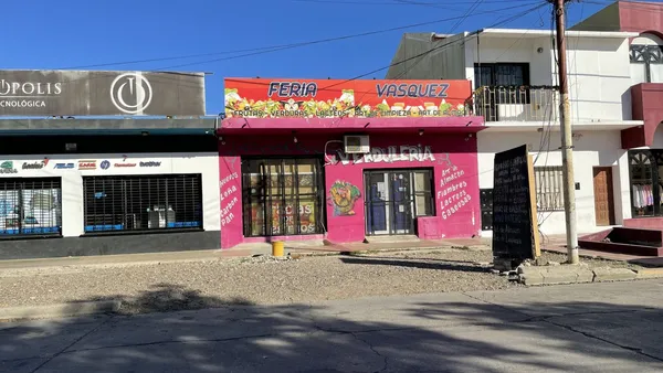Local Comercial en JOSE HERNANDEZ 100