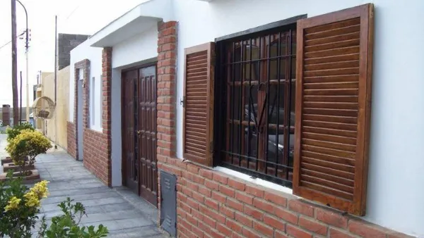 Casa en PJE. IGNACIO RIQ 300