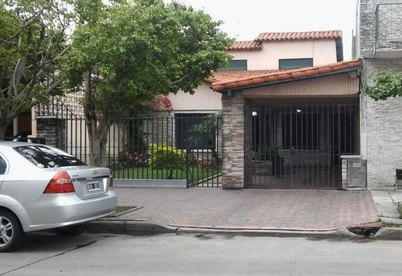 Casa en CNEL MOLINEDO 2100