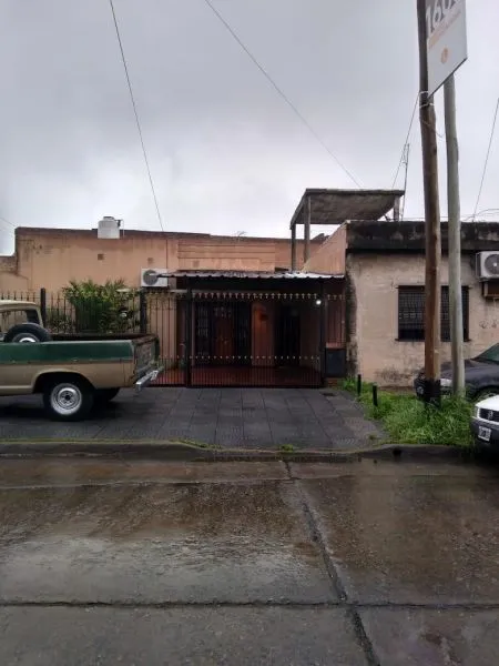 Casa en Tacuari 2200