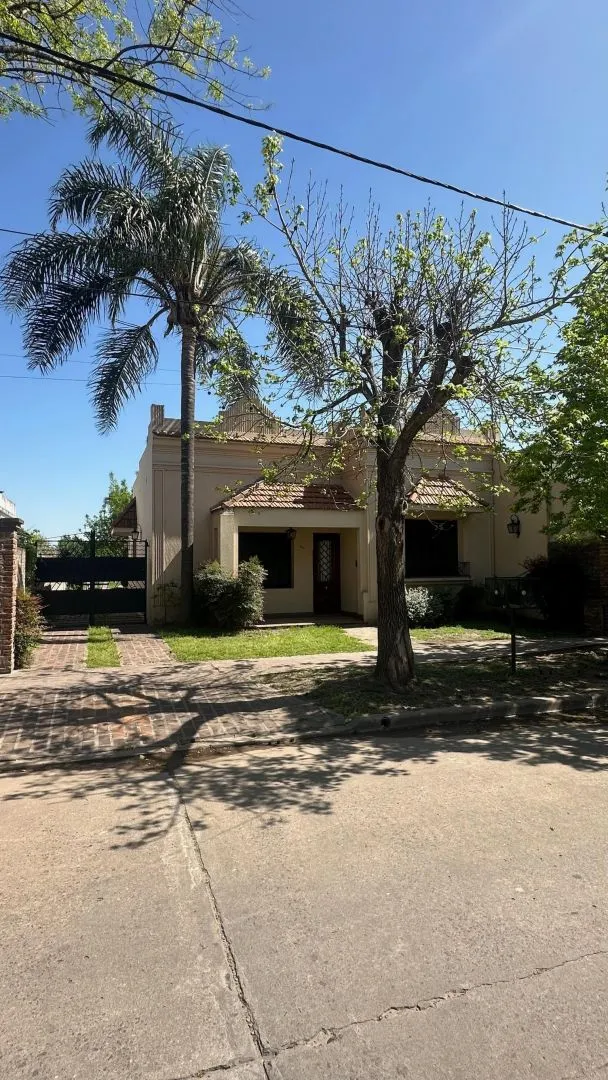 Casa en General Paz 1300