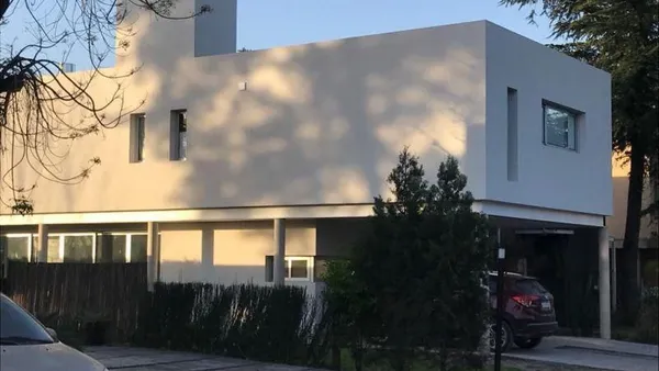Casa en Gdor Udaondo 4100