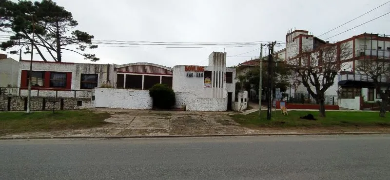 Local Comercial en Av 3 3600