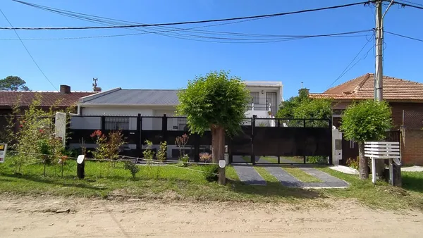 Casa en Av 11 400