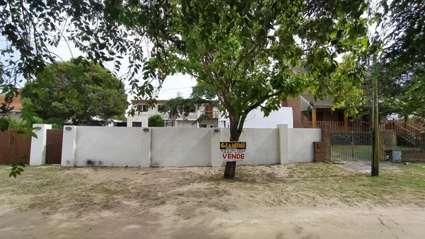 Casa en Av 8 4400