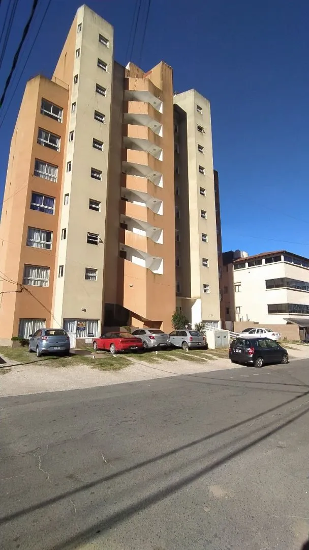 Departamento en Av. 1 100