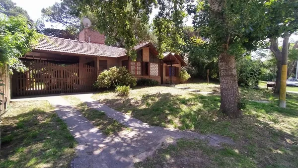 Casa en Av. 9 3000
