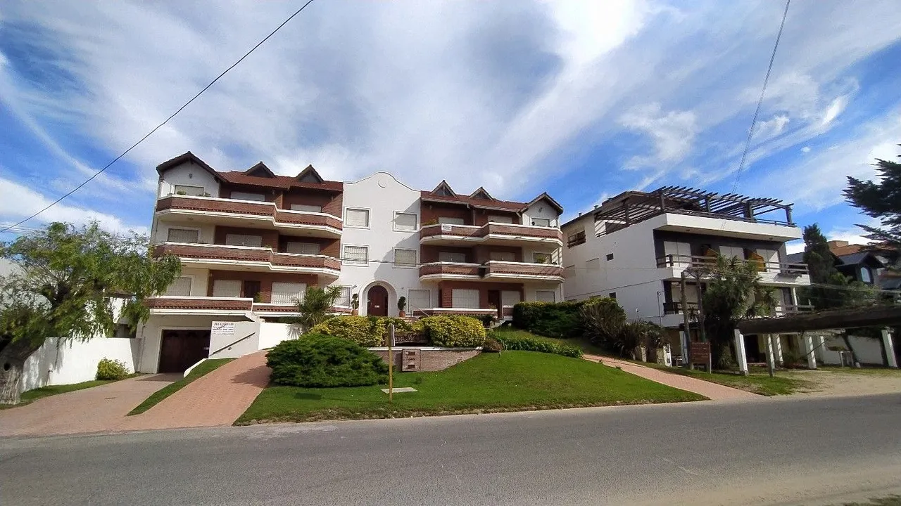 Departamento en Av 1 900