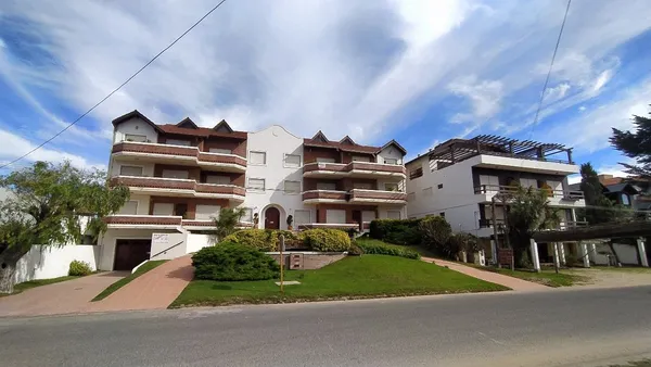 Departamento en Av 1 900