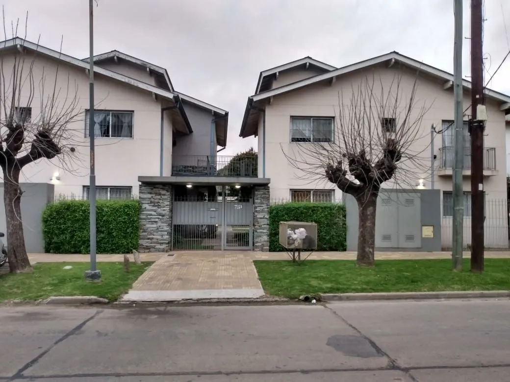Departamento en Pardo 700
