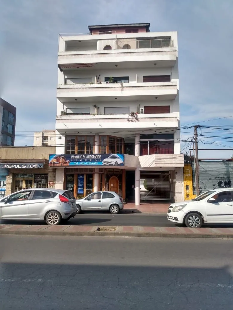 Departamento en Peron 2200
