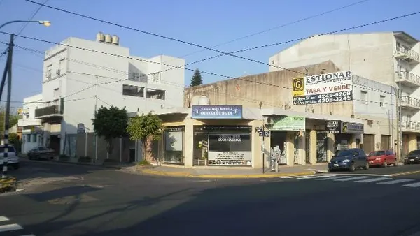 Local Comercial en PERON JUAN D. TE 3800