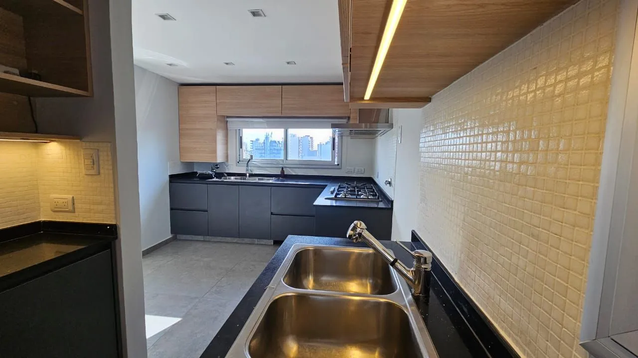 Departamento en sarmiento 700