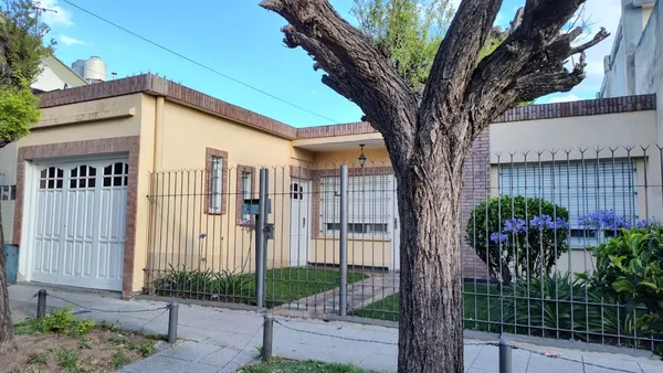 Casa en MADRES DE PLAZA 1500