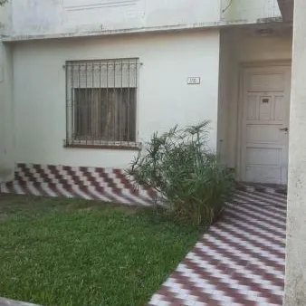 Casa en CARLOS PELLEGRIN 1300
