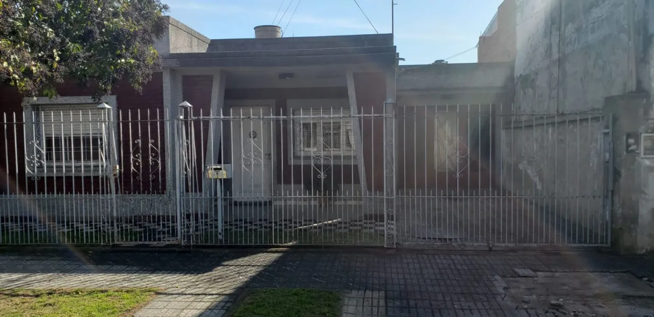 Casa en EVARISTO IGLESIA 100