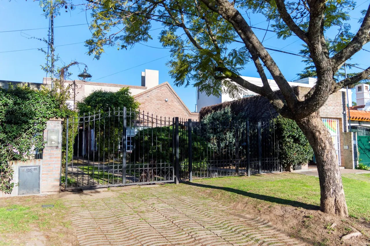 Casa en Rawson 1600
