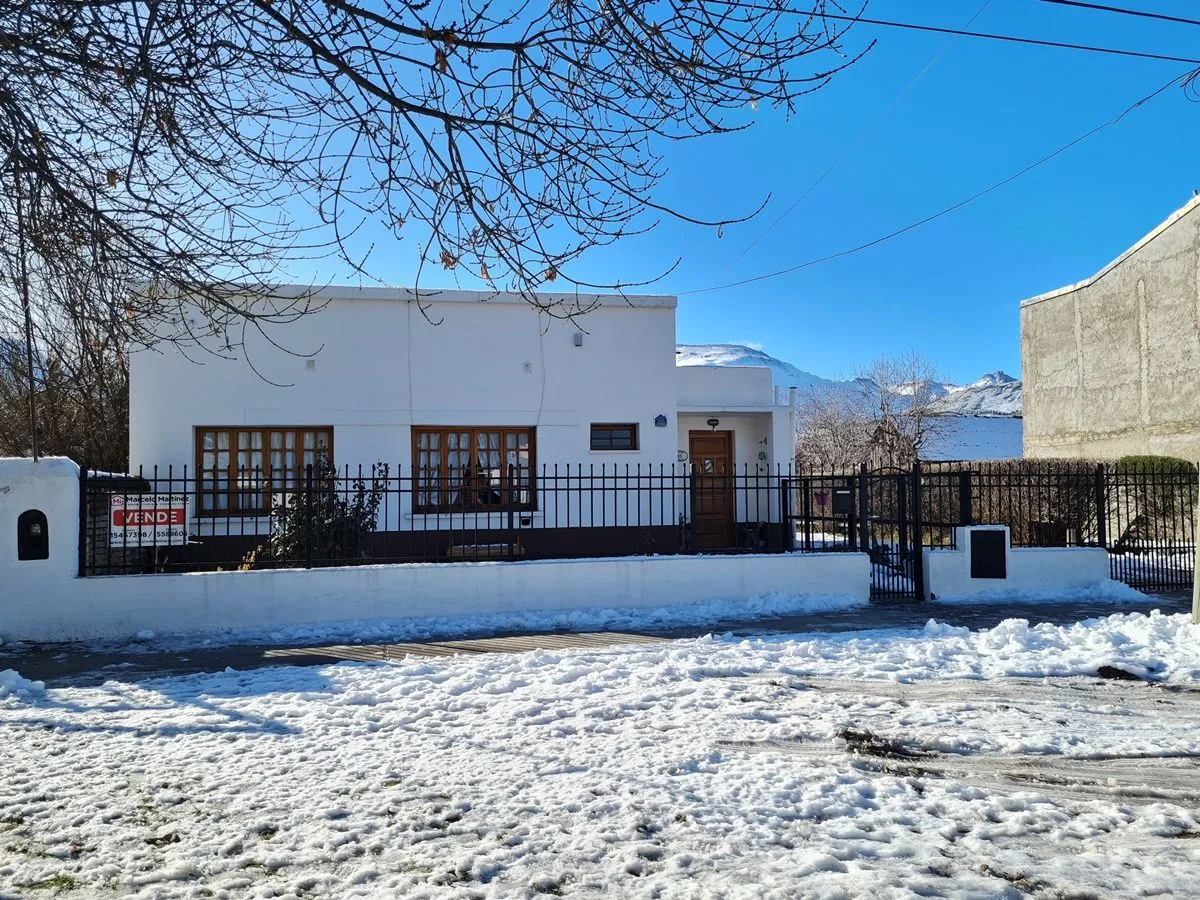 Casa en Peron 900