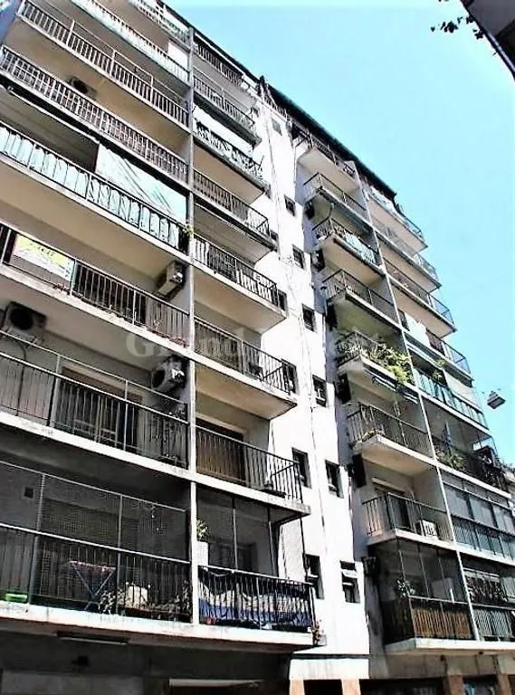 Departamento en Carlos Calvo 600