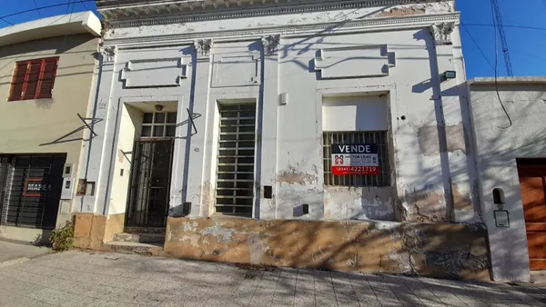 Casa en 25 de junio 700