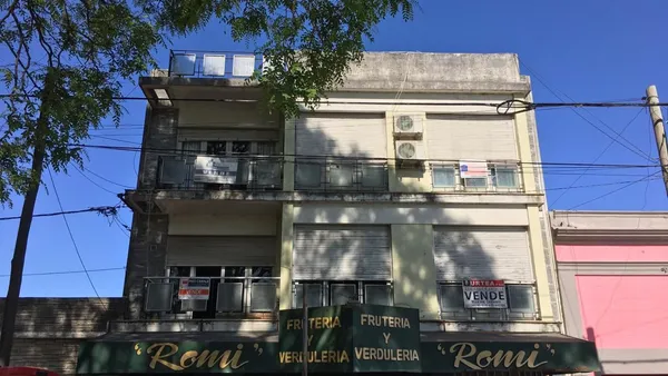 Departamento en Peron 100